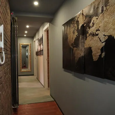 Vatican Street Art Guest house *