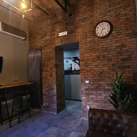 Vatican Street Art Guest house *